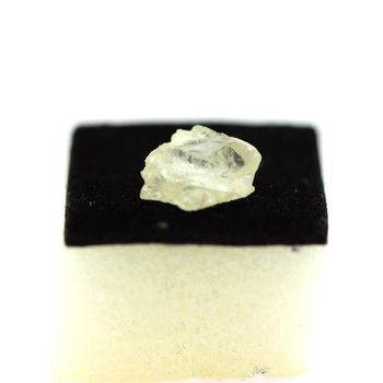 2.4 carats CRISTAL DE PARGASITE