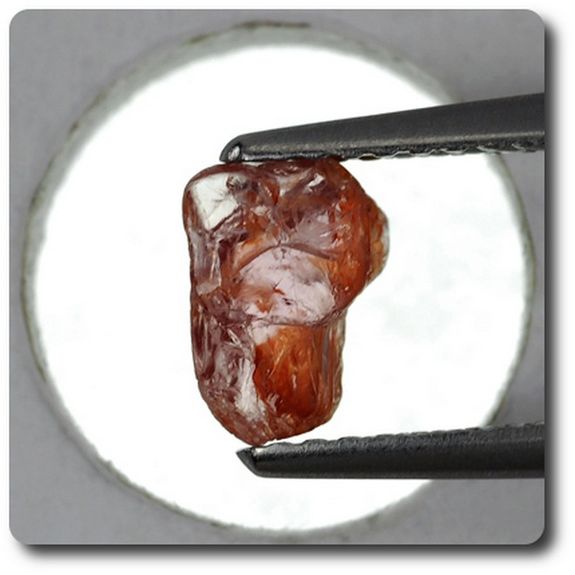 0.85 carats CRISTAL DE SAPHIR