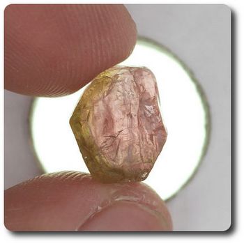 8.23 carats CRISTAL DE TOURMALINE