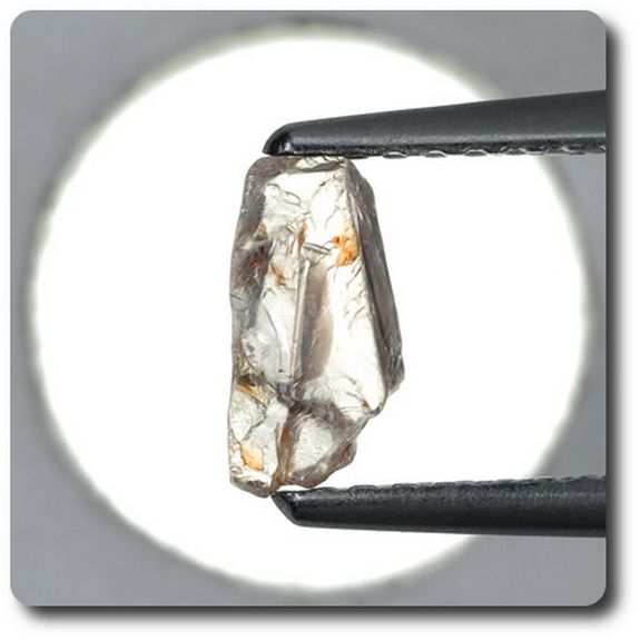 0.8 carats CRISTAL DE SAPHIR