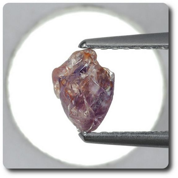 0.85 carats CRISTAL DE SAPHIR