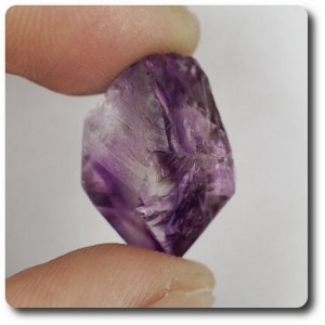 16.93 carats CRISTAL D' AMETHYSTE