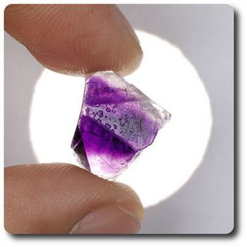 10.63 carats CRISTAL D' AMETHYSTE