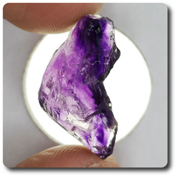 15.46 carats CRISTAL D' AMETHYSTE