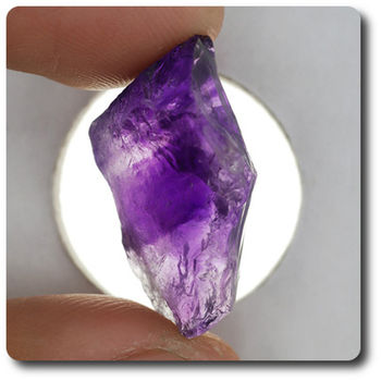 24.61 carats CRISTAL D' AMETHYSTE
