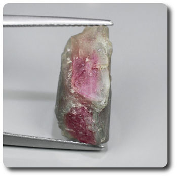 7.75 carats CRISTAL DE TOURMALINE