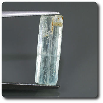 3.94 carats CRISTAL D'AIGUE-MARINE