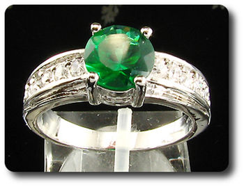 1x8mm Green Emerald Ring