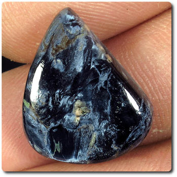 12.65 CT. PIETERSITE