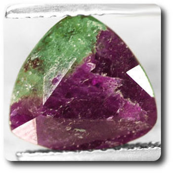 4.05 cts  RUBIS ZOISITE ANYOLITE