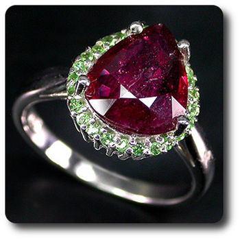 RUBY & TSAVORITE GARNET RING