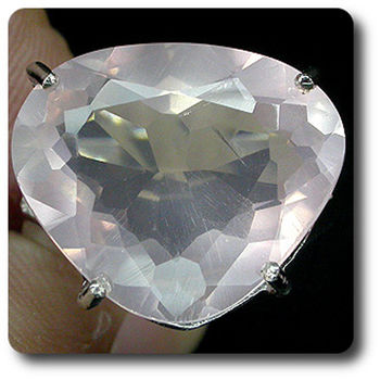 ROSE QUARTZ & TSAVORITE GARNET RING