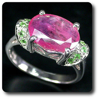 RUBY & TSAVORITE GARNET RING