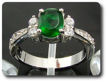 8 mm Green Emerald Ring