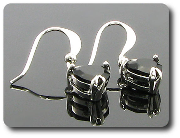 BOUCLES D'OREILLE SAPHIR NOIR