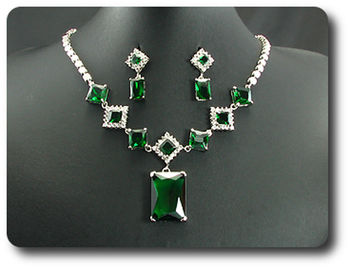 PARURE EMERAUDE