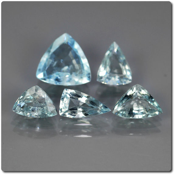 Aigue marine d'Afghanistan cristal brut 12,5 carats (réf cai11) | Cœur de Pierres Aigue marine d'Afghanistan cristal brut 12,5 carats (réf cai11) | Cœur de Pierres