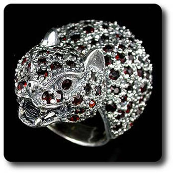 BAGUE GRENAT . En forme de Tigre