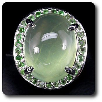 PREHNITE & TSAVORITE GARNET RING