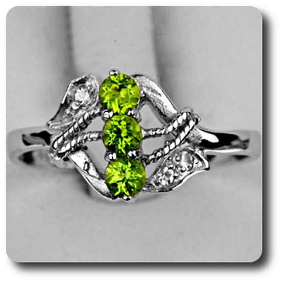 PERIDOT  & WHITE DIAMOND RING