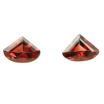 0.60 CT. RED GARNET. 7x5 MM . IF-VVS1 ( 1 piece )