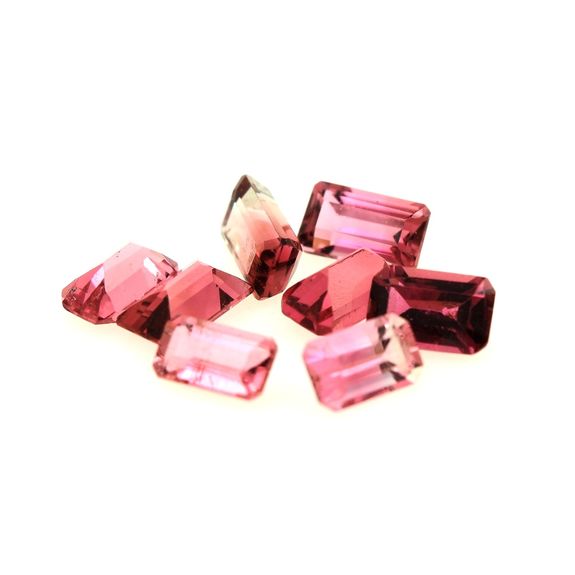 2.35 cts LOT DE 8 TOURMALINE ROSE .  IF - VVS1