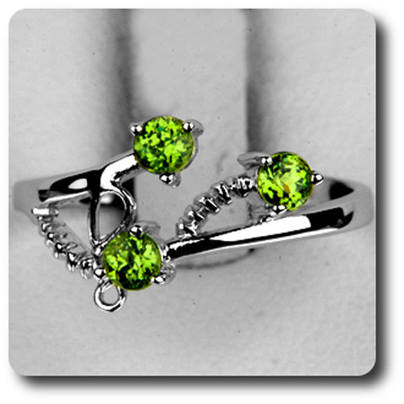 DEMANTOID GARNET  RING