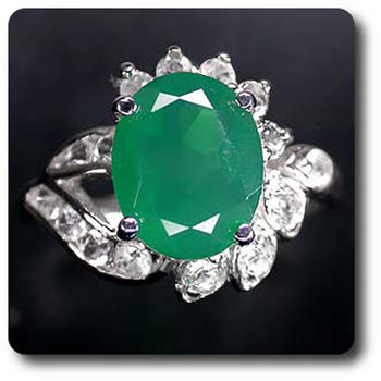 AVENTURINE & WHITE TOPAZ RING