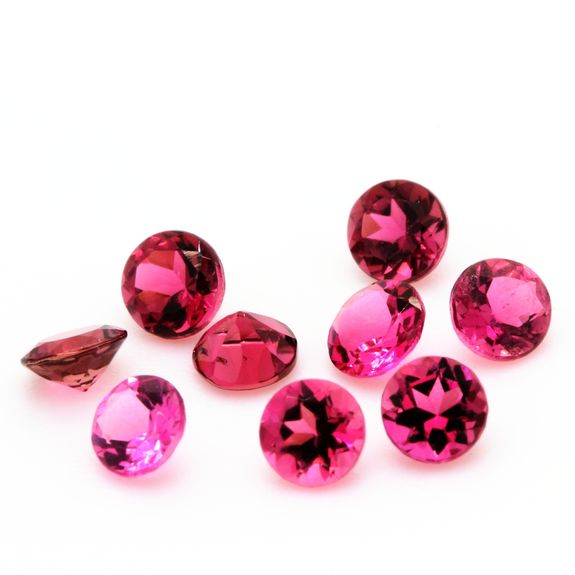 Minéraux et pierres précieuses. 0.10 cts GRENAT Rhodolite Rose. 4x2 MM Minéraux et pierres précieuses. 0.10 cts GRENAT Rhodolite Rose. 4x2 MM