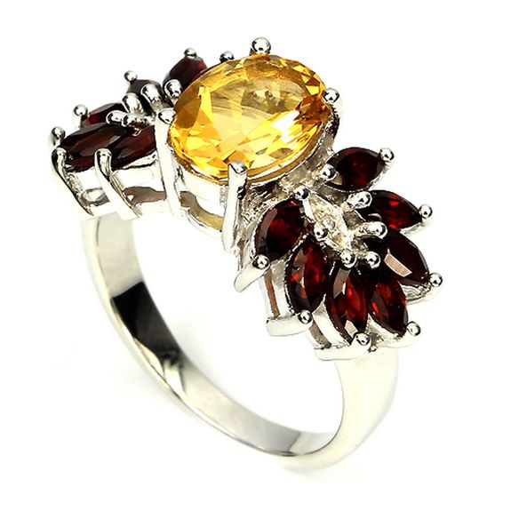 Bague de foi ouvragée ornée d'un grenat - Argent 925 Bague de foi ouvragée ornée d'un grenat - Argent 925