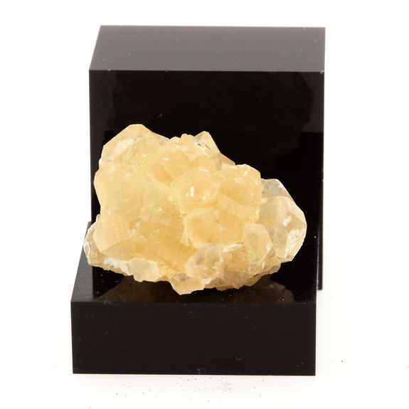 Calcite. 70.3 cts.