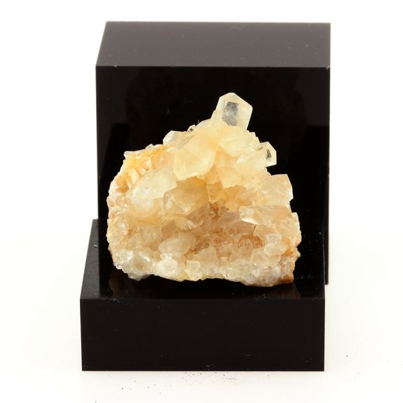 Calcite. 60.1 cts.