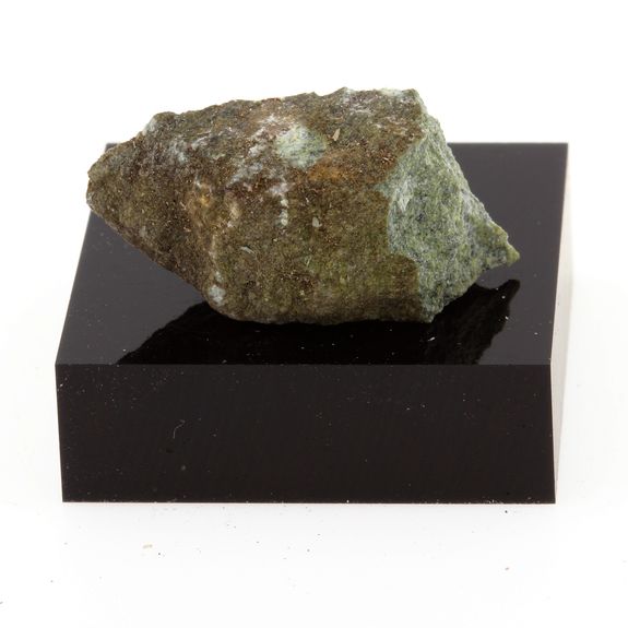 Anyolite. 25.4 cts.