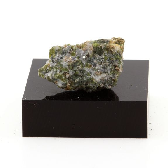 Epidote Schist. 17.5 cts.