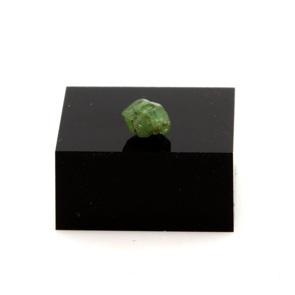 Grenat démantoïde. 0.79 ct.
