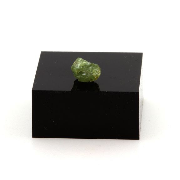 Grenat démantoïde. 0.85 ct.