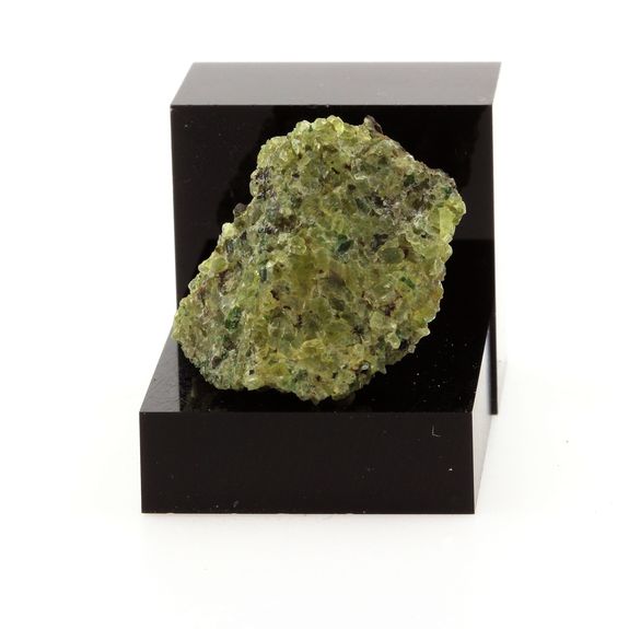 Péridotite. 52.7 ct.