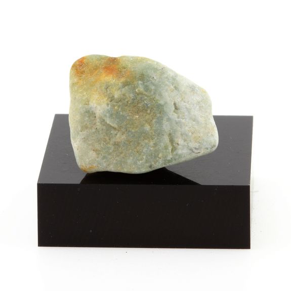 Calcite + Olivine. 35.5 ct.