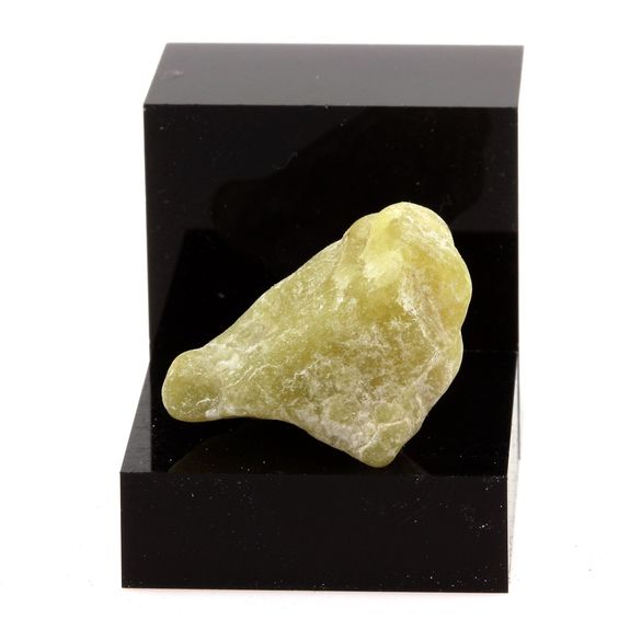 Calcite + Olivine. 37.7 ct.