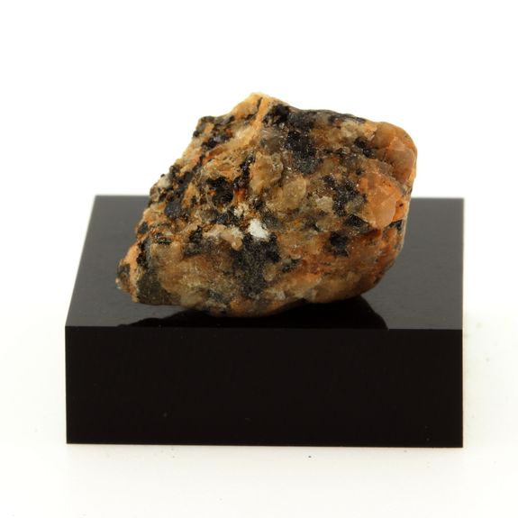 Calcite + Phlogopite. 35.3 ct.