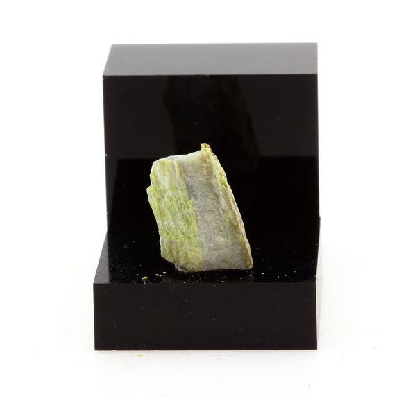 Mountain Leather. 17.4 ct.