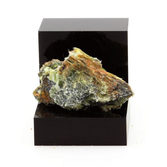 Retinalite. 30.5 ct.