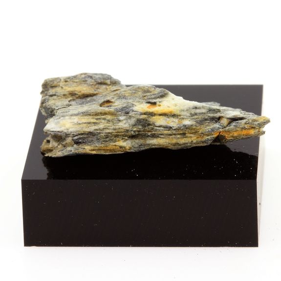 Chromite + Pyrite. 20.5 ct.