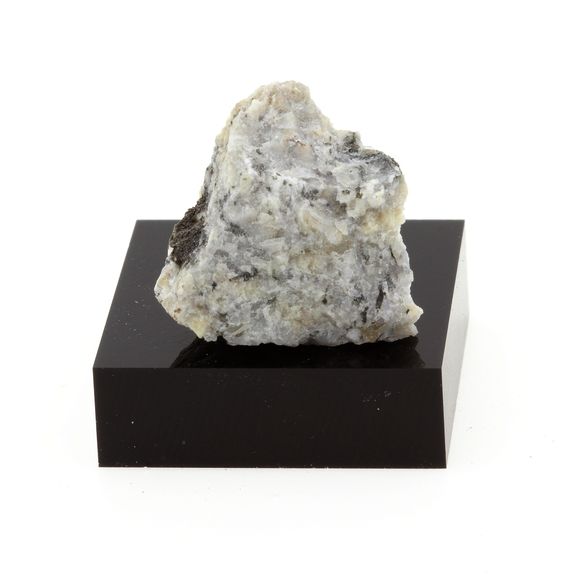 Mosandrite. 37.0 ct.