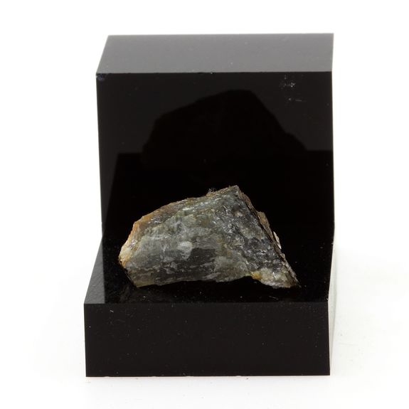 Harzburgite. 13.4 ct.