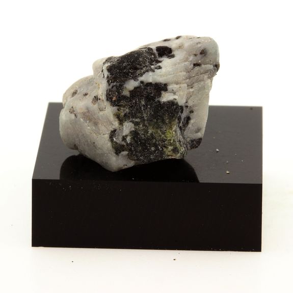 Ludwigite. 34.9 ct.