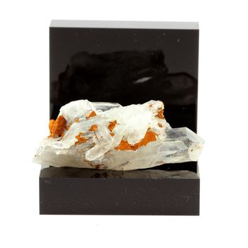 Quartz, Siderite. 77.6 ct.
