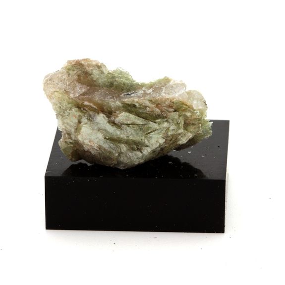 Mica. 29.9 ct.