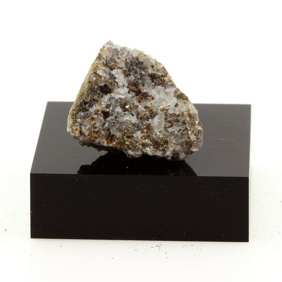 Mica. 16.9 ct.