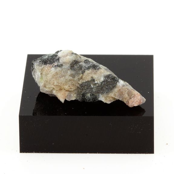Rhodonite. 18.9 ct.